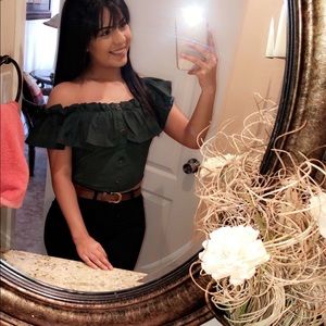 Meet your Posher, Perla